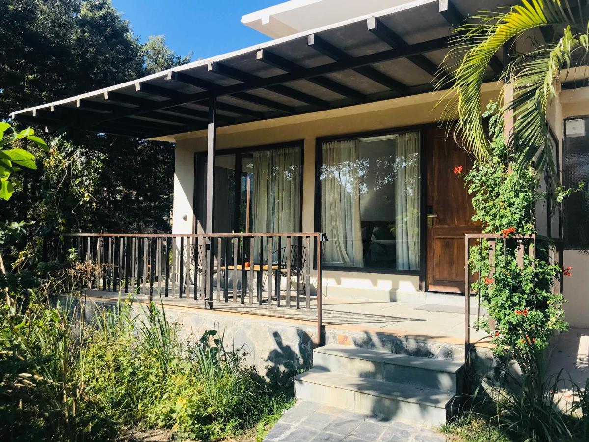 Saraca & Corbett 5*